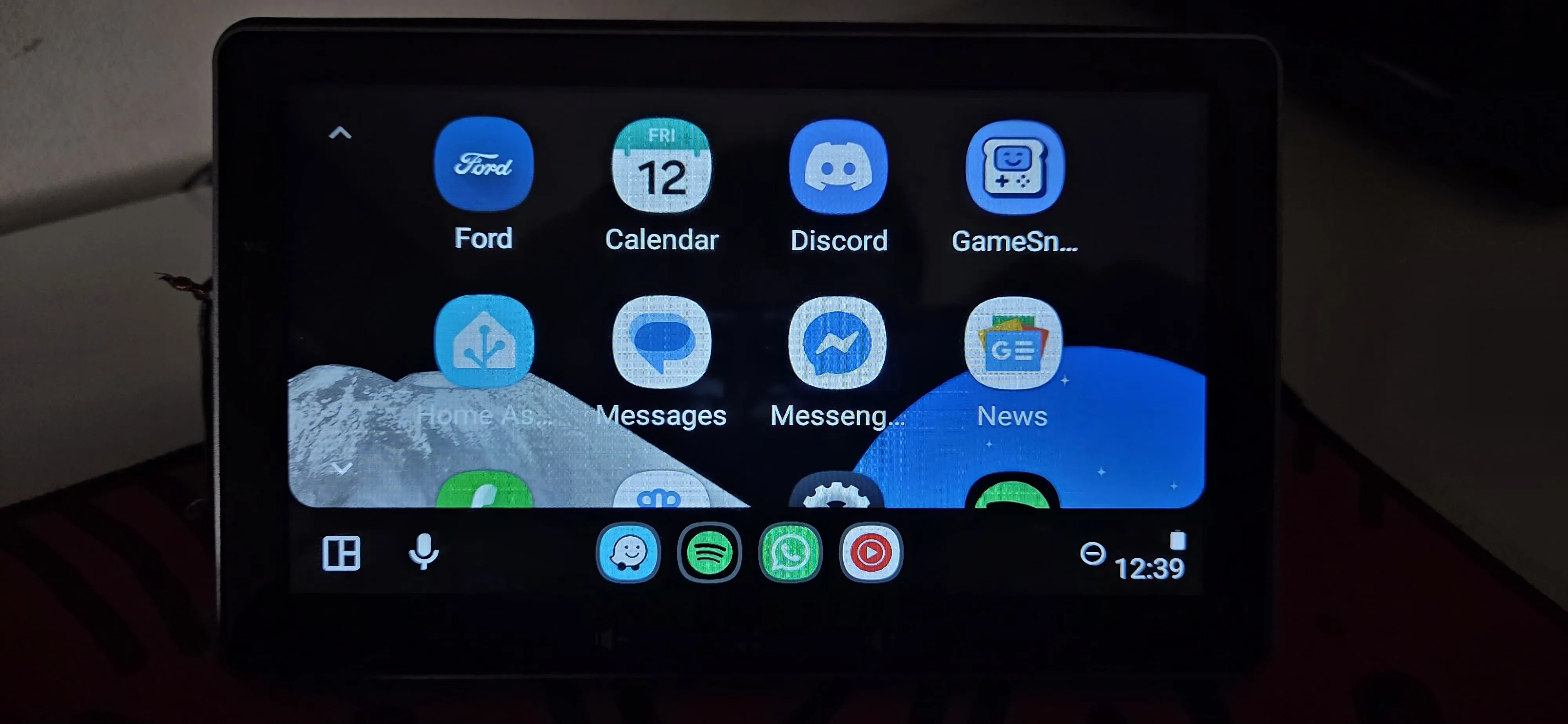 O Android Auto interpreta o sistema como um equipamento original Ford